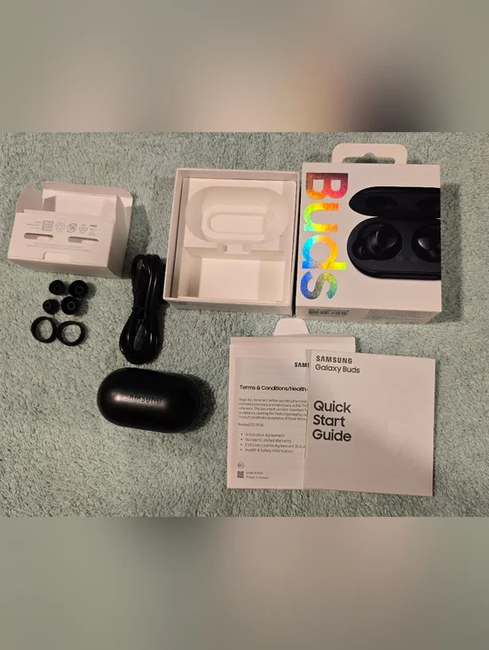 Samsung Galaxy Buds + Black Charging Case
