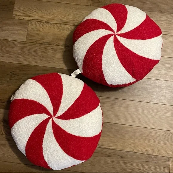 2 Peppermint Christmas Throw Pillows Red‎ White 18”