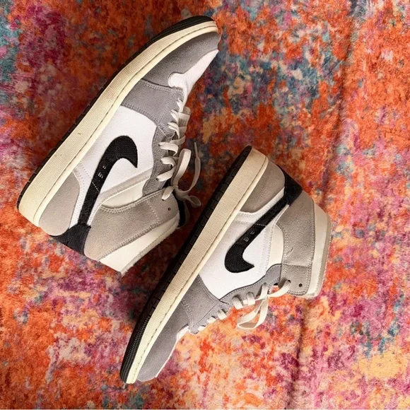 Air Jordan 1 Mid SE Craft. DZ4136-002