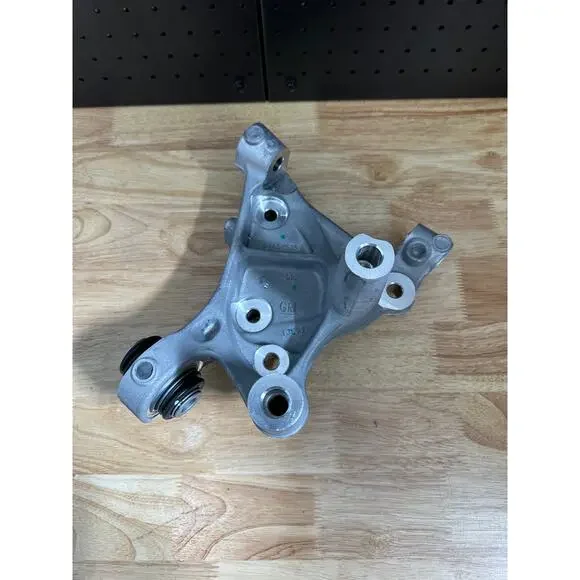 GM Genuine Parts Rear Driver Side Suspension Knuckle 84454535