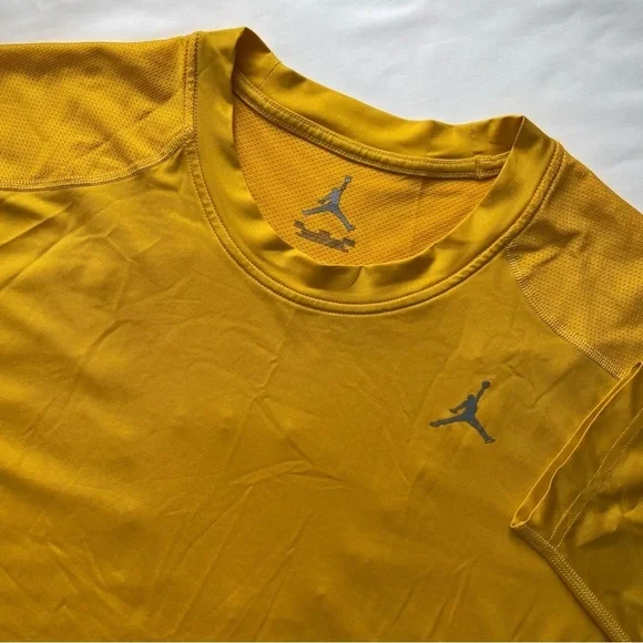 Air Jordan Men’s Dri-Fit Long Sleeve Vented Athletic Top Shirt Size XXL Yellow