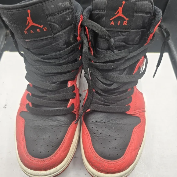 Jordan Sneakers with Black and Gray Interior‎