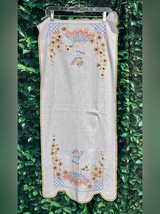Vintage Needlepoint Table Runner Dresser Scarf White Floral 42