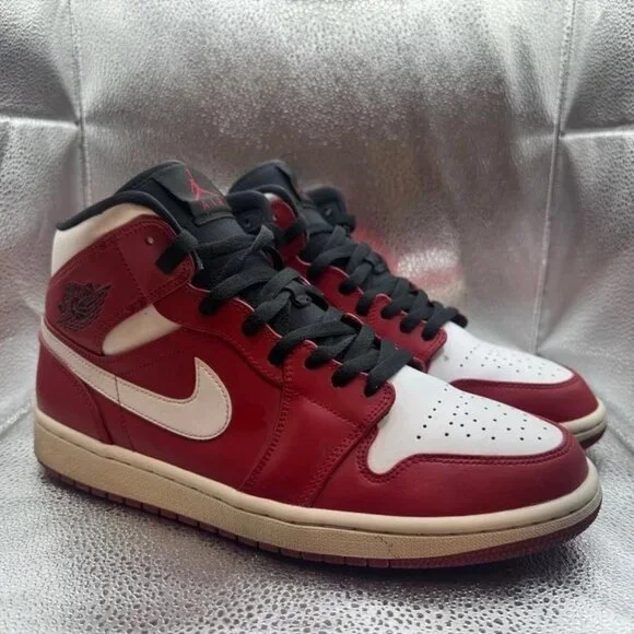 Size 10 - Jordan 1 Mid Chicago Mens Red White Black Gym Shoes Sneaker 554724-605