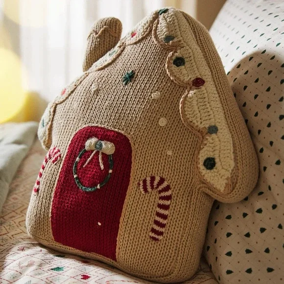 Zara Home Christmas pillow gingerbread house crochet knit decor holidays