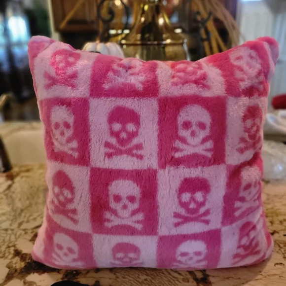 New Rachel Zoe Halloween Pink Skull Throw Pillow Nwt 🩷💀🩷