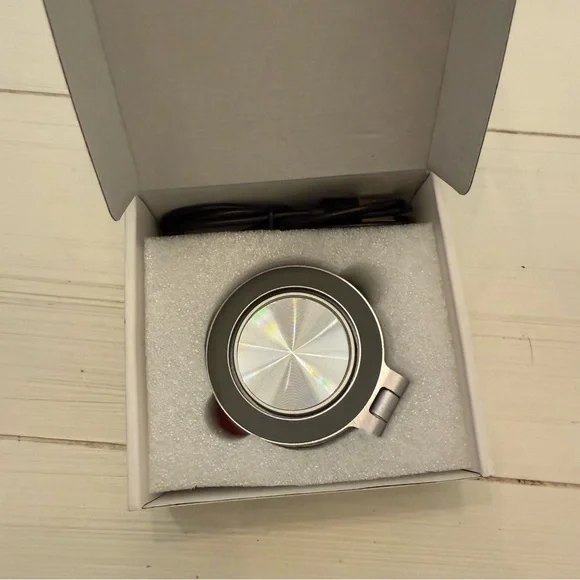 Vacuum Phone Holder Silver Circular Device - NEW