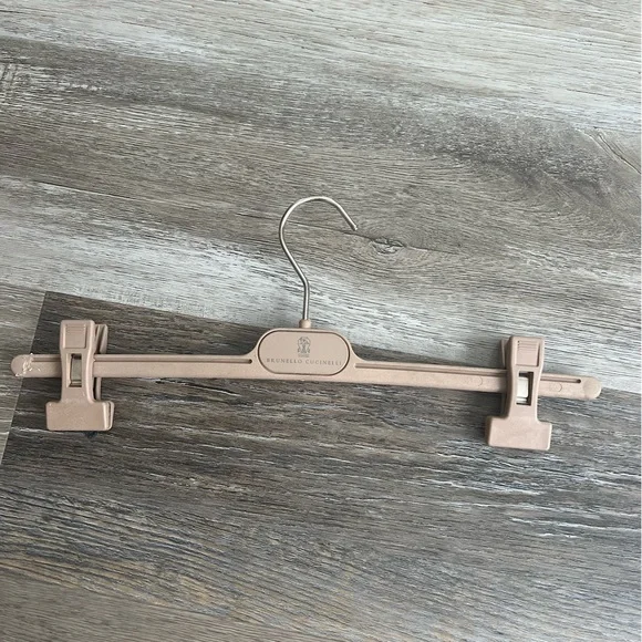 Brunello Cucinelli clip hanger
