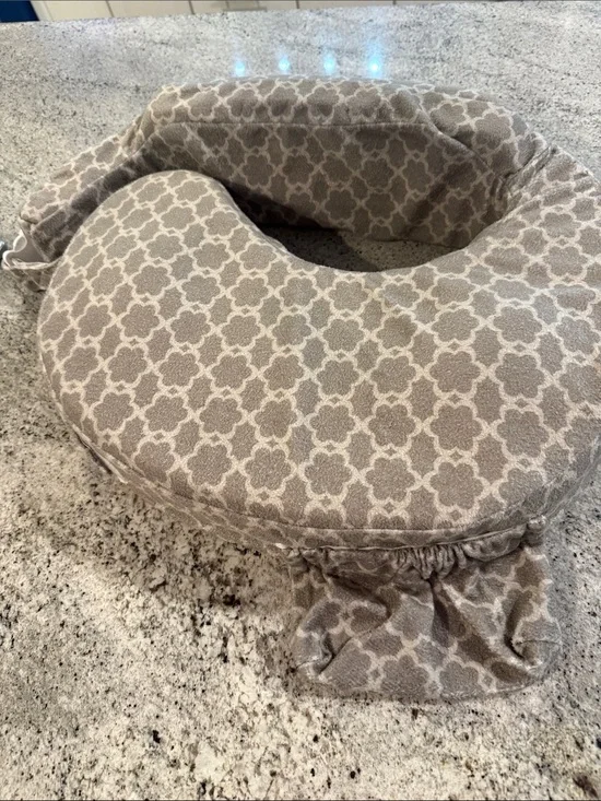 MyBrestFriend nursing pillow