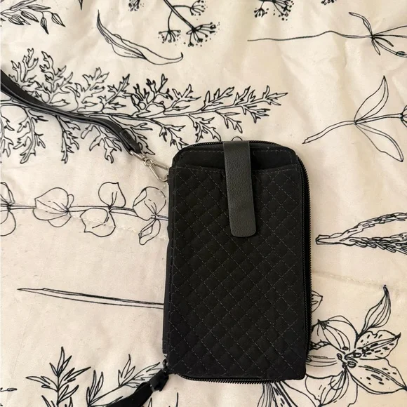 NWOT Vera Bradley Black Quilted Phone Holder Wristlet
