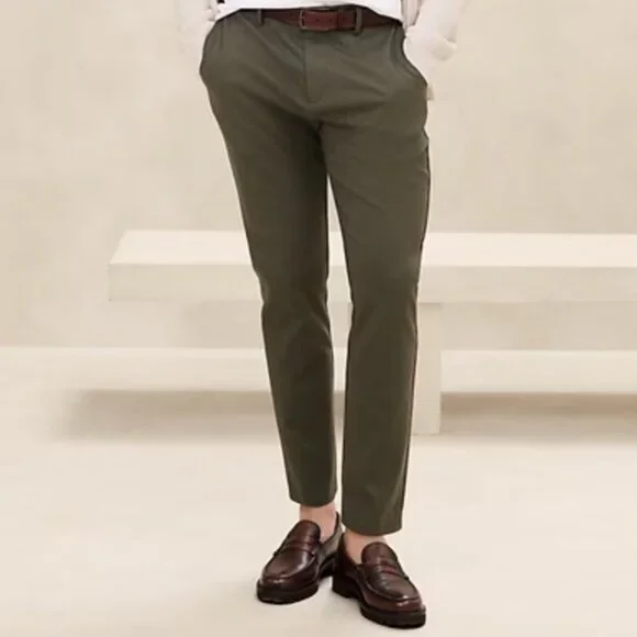 Banana Republic Factory Grayson Slim Tapered Pant, Olive Textured, EUC