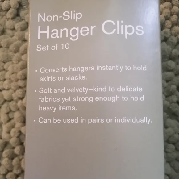 Non-slip hanger clips (20 clips total)