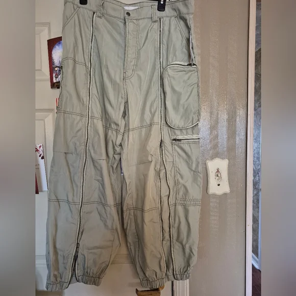 Urban Outfitters Men's Cargo Pants - Light Green