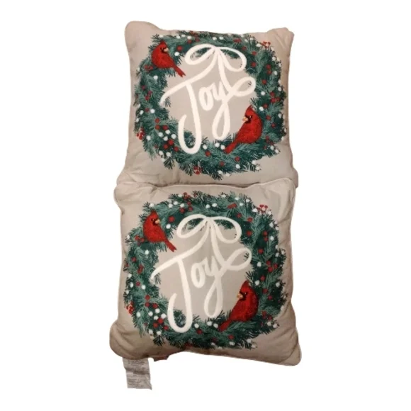 Holiday Cardinal Wreath Pillow Set