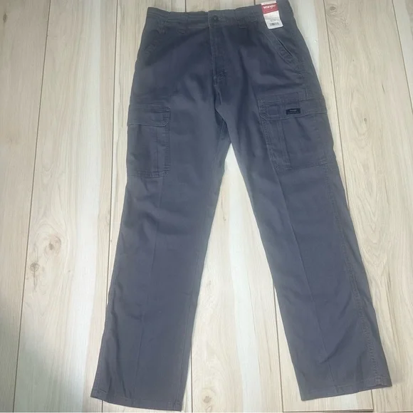 NWT Wrangler Authentics Men's Relaxed‎ Stretch Classic Cargo Pants 32 X32 Gray