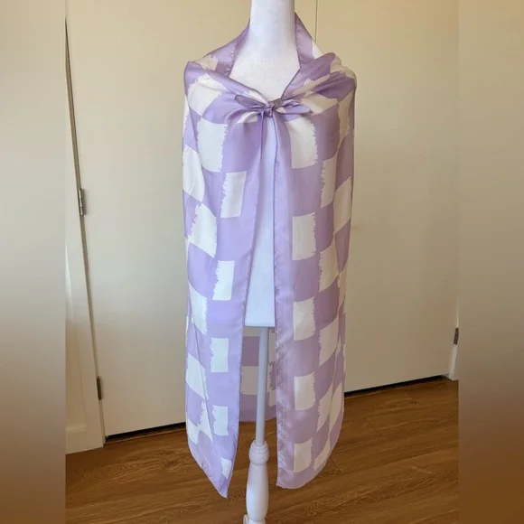 Elegant Lavender and White Checkered Scarf and silk tunic