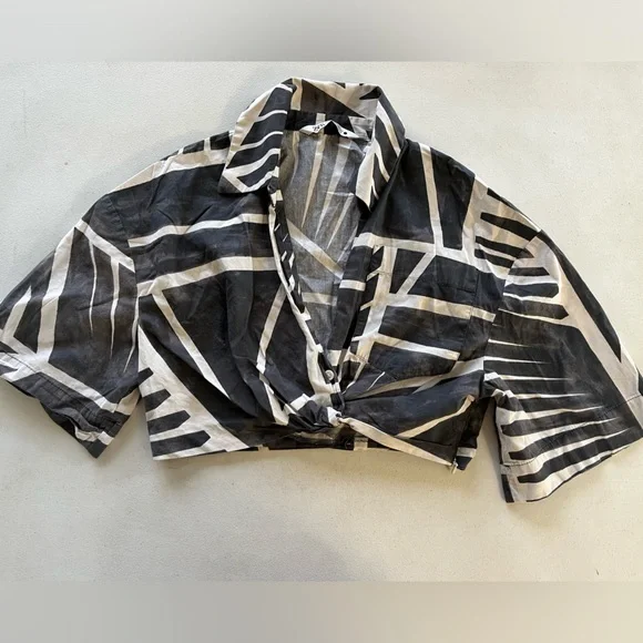 Zara Black and White Geometric Top