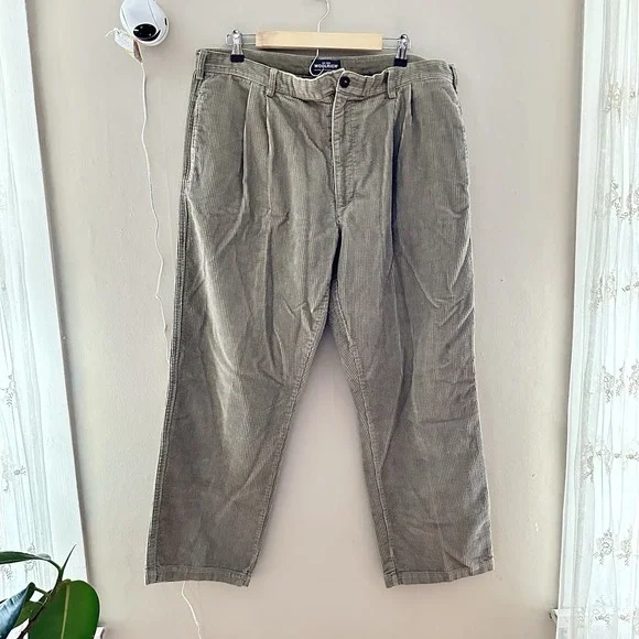 Woolrich Mens Pleated Corduroy Pants Size 38x30 Tan Academia Straight Leg Office