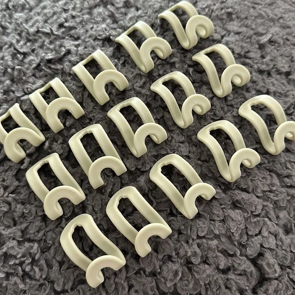 Plastic hanger hooks set of 15