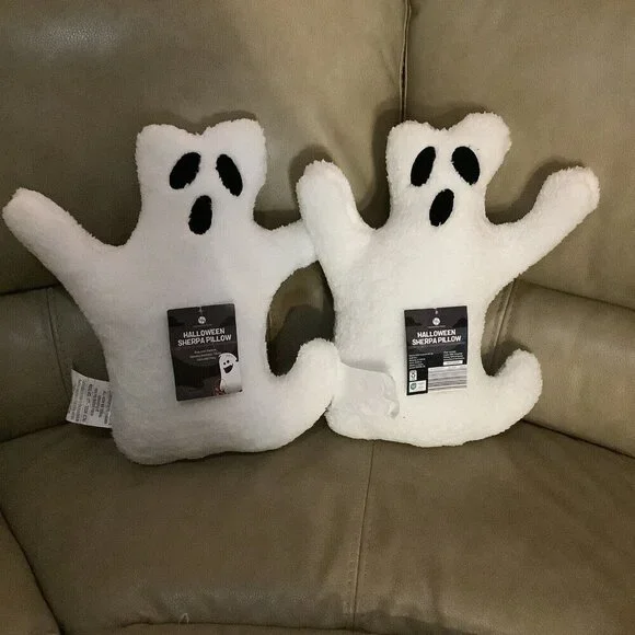 Ghost Shaped Huntington Halloween Set Of 2 Sherpa Cozy Pillows. New With Tags
