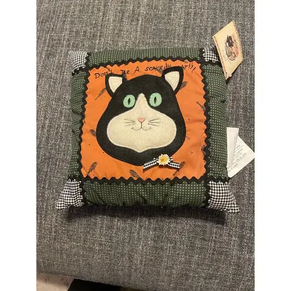 Hallmark Primitive Folk Fall Or Halloween Pillow w Cat “dont Be A Scaredy Cat”