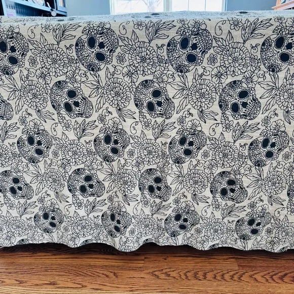 Mortar & Bone SKULLS Day of the Dead Black White 50 X 70 Knit Throw Blanket