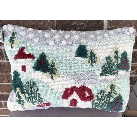 Better Homes & Garden‎ Holiday Village Outdoor Throw Pillow 14x20 Raised Loop