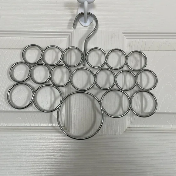 Scarf or tie hanger