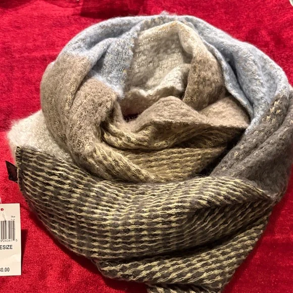 Cozy Beige and Blue Woven neck scarf doesn’t tie muffler new with tags