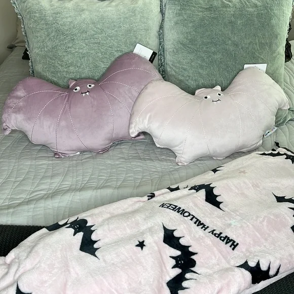 Novogratz Bat Pillows