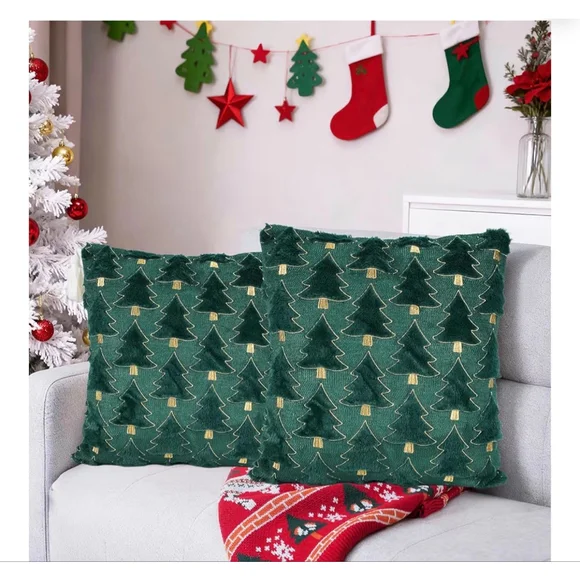 NEW Green Set of 2 Christmas Holiday Throw Pillow Covers 18x18”