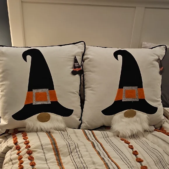 NWT Gnome Halloween 2 Pillows Accent Black White Orange Embroidered Fur Sparkle