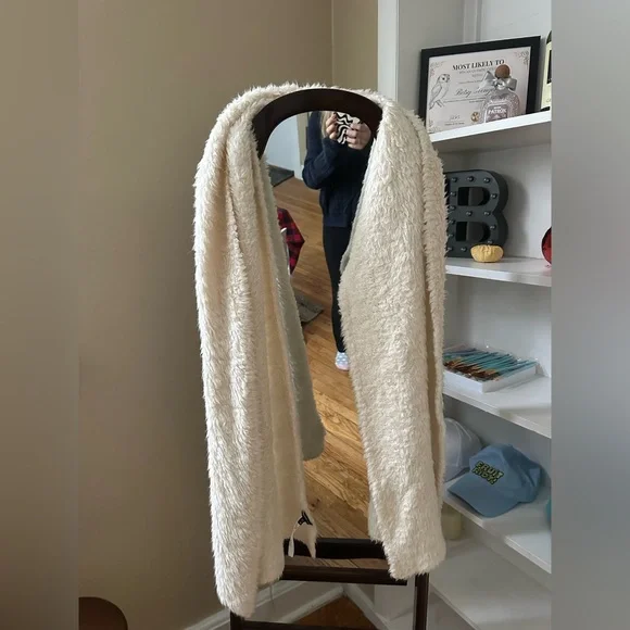 Cozy Cream Throw Blanket