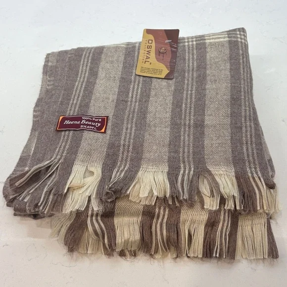 NWT Oswal Heena Beauty Shawl Measures About 39”x74”