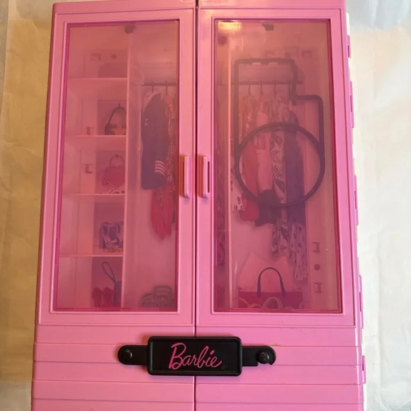 Mattel Barbie Fashion Closet in Pink