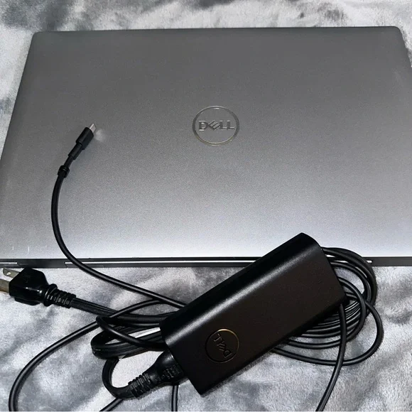 Dell Latitude 5530 i5 12th Gen 8GB Ram 256ssd