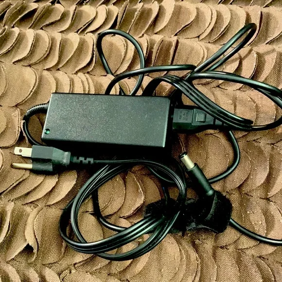 Dell 65w ac adapter in great working condition.