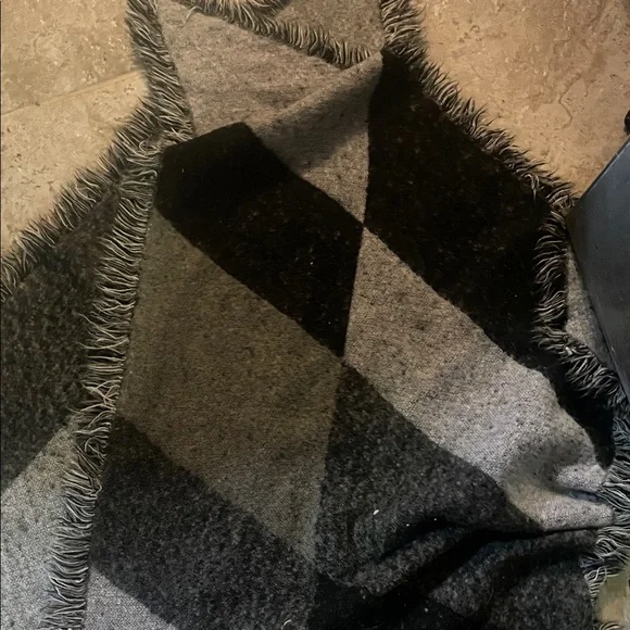Cozy Gray and Black Fringed Throw Blanket