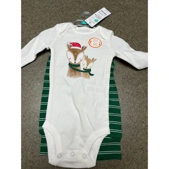 Carter's Christmas 3 mo NWT‎ 2 piece set reindeer shirt/stripe pants