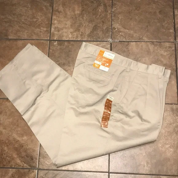 NWT Men’s Crossbow Khakis