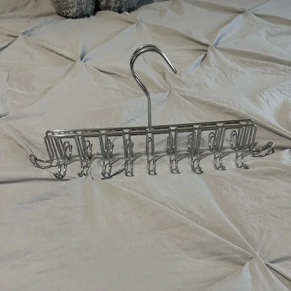 Metal Tank Top Hanger