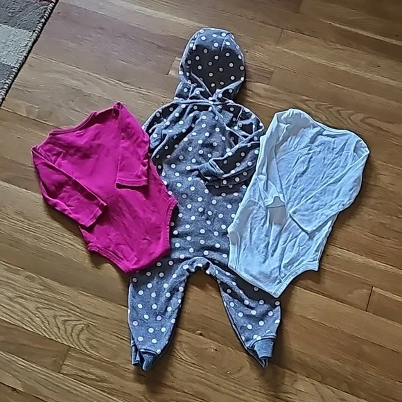 Carter's Baby Girls Size 18 Months Bundle of Qty 3 Fall Winter One-Piece Outfits