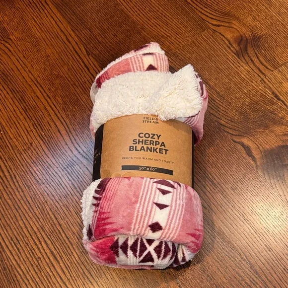 Field & Stream Pink and White Sherpa Blanket