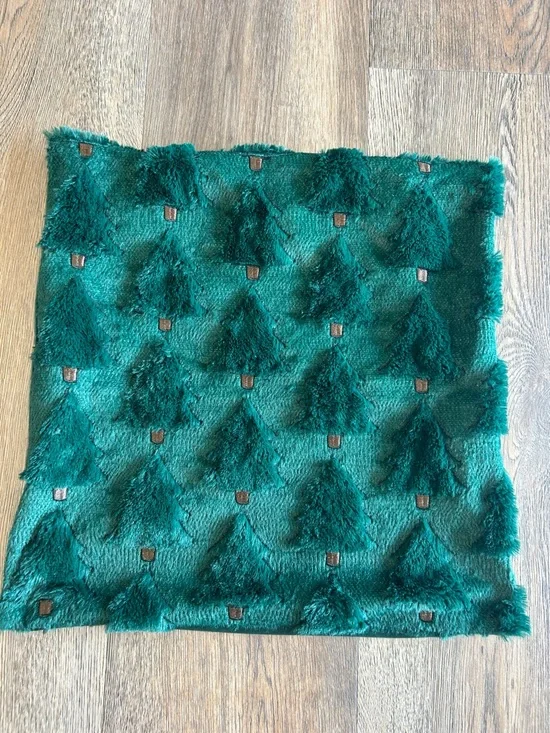 Plush Emerald Green Holiday Pillow Cover - Brand Unspecified