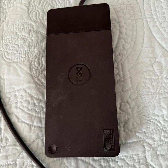 Dell Docking Station works with many brands for external monitor and more