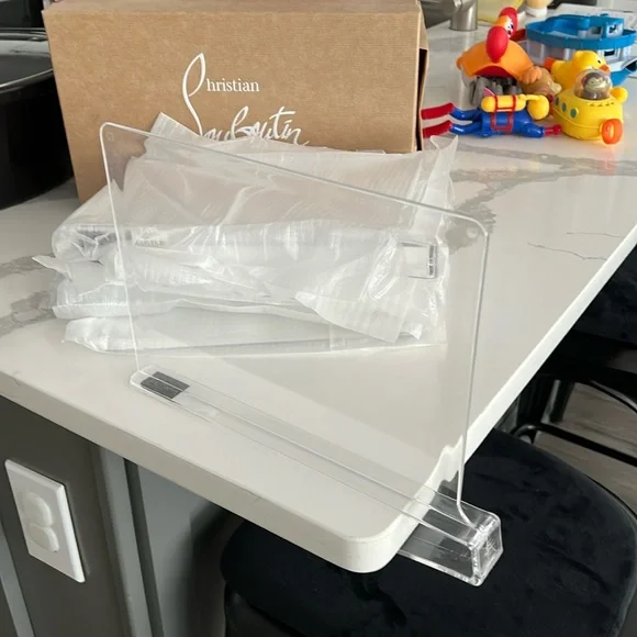 6 new acrylic shelf dividers
