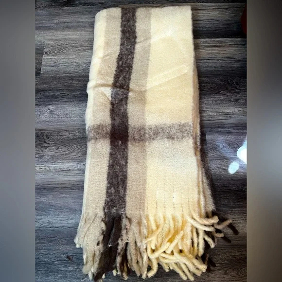 Cozy Cream and Brown Throw Blanket