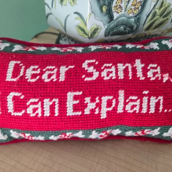 Cross stitch decorative pillow 'santa i can explain...'