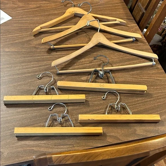 Wooden Clothes Hangers Set