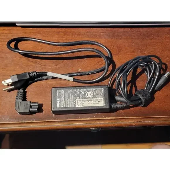 GENUINE Dell 1440 1525 1545 AC Power Adapter PA-21 Family LA65NS2-00 NX061 65W